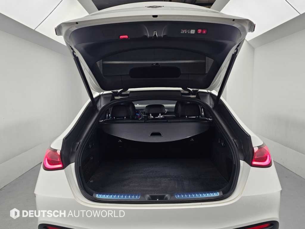 Mercedes-Benz GLC-Class — photo 19