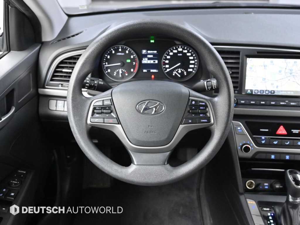 Hyundai Avante — photo 13