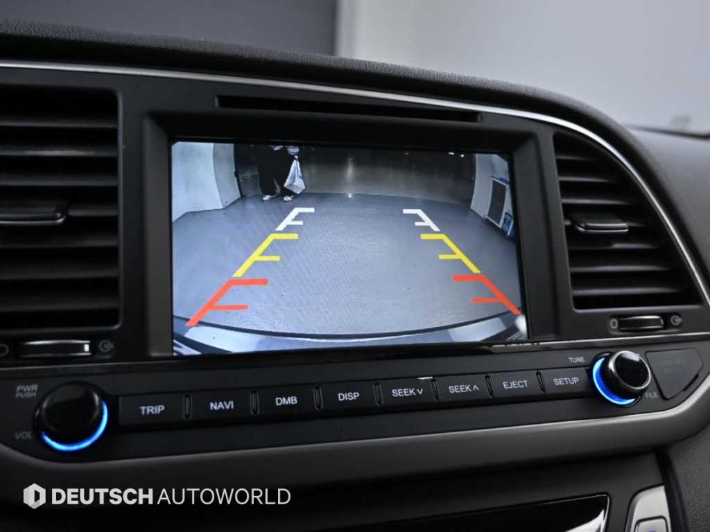 Hyundai Avante — photo 15