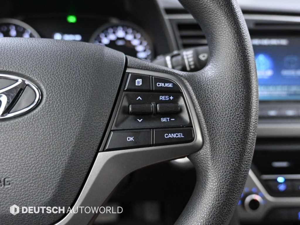 Hyundai Avante — photo 16