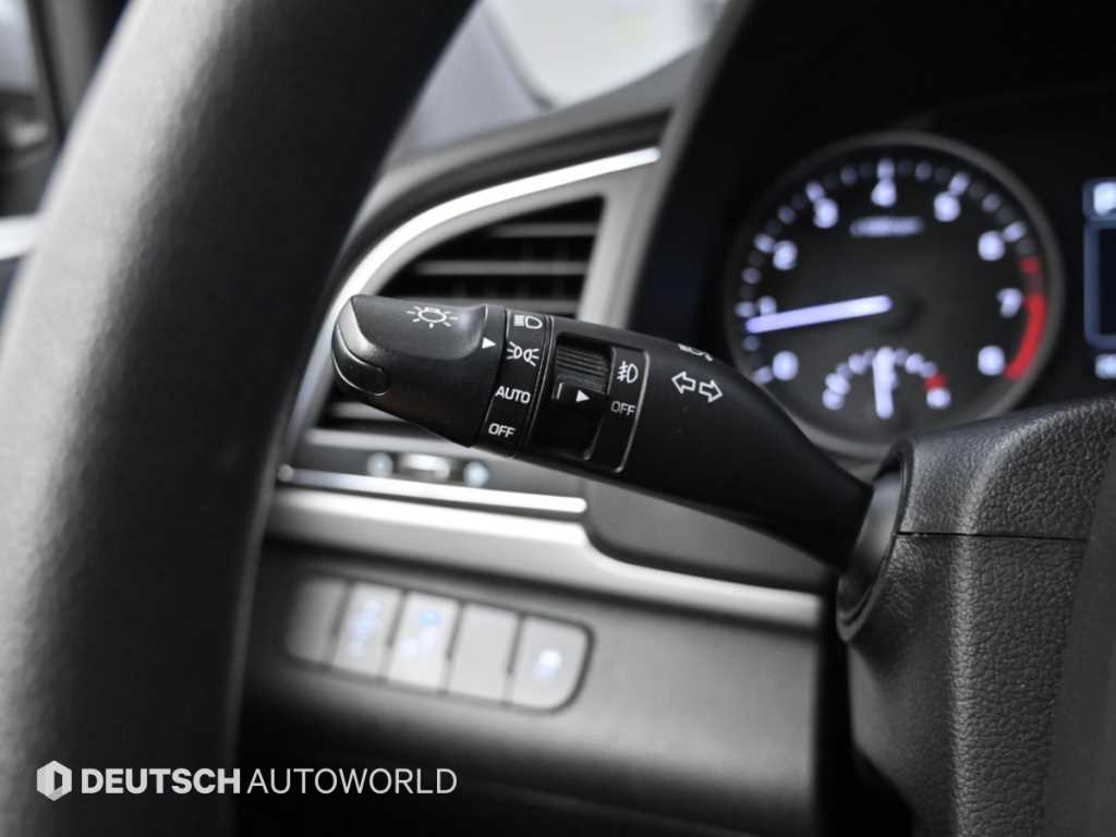 Hyundai Avante — photo 18