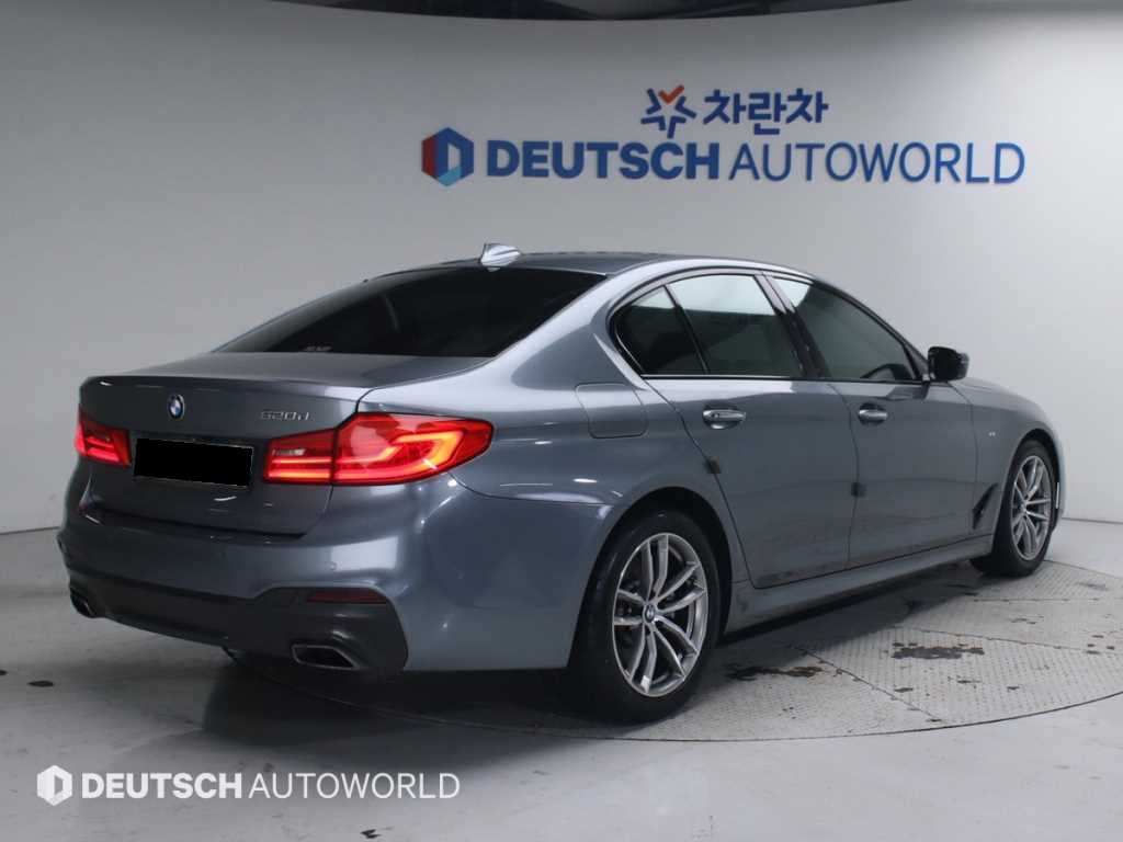 BMW 5-Series — photo 02