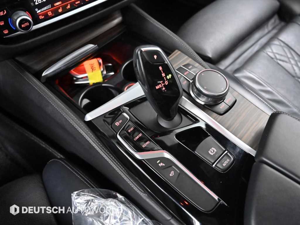 BMW 5-Series — photo 09