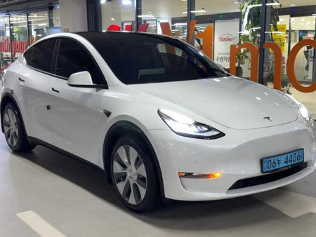 Tesla Model Y — photo 02