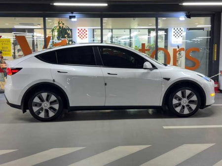 Tesla Model Y — photo 03