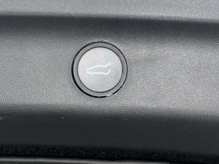 Tesla Model Y — photo 18