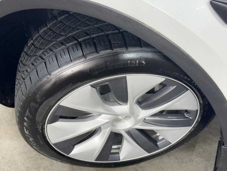 Tesla Model Y — photo 20