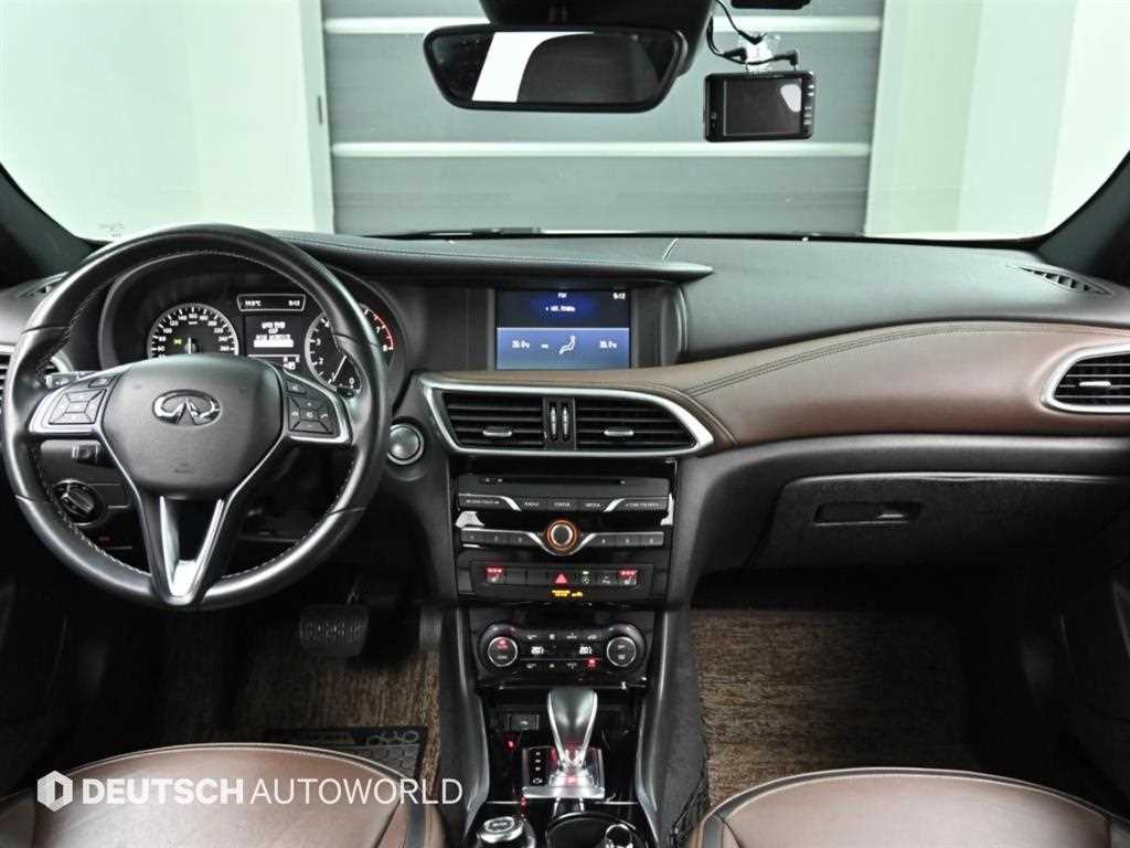 Infiniti Q30 — photo 07