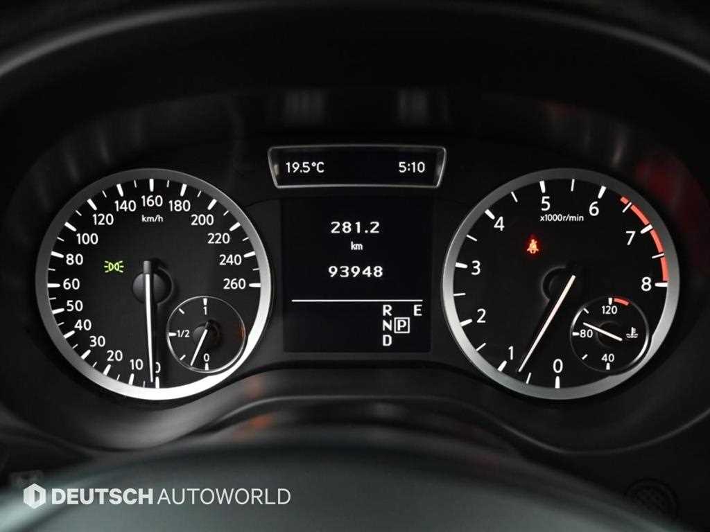 Infiniti Q30 — photo 08