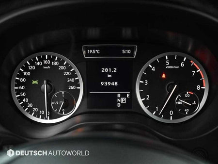 Infiniti Q30 — photo 08