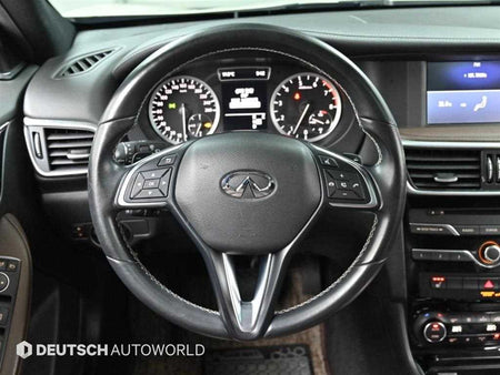 Infiniti Q30 — photo 13