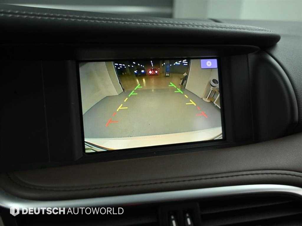 Infiniti Q30 — photo 15