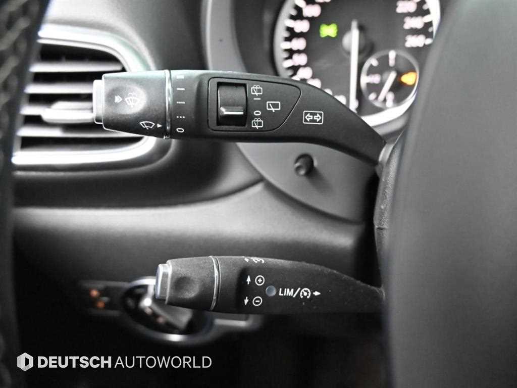 Infiniti Q30 — photo 16