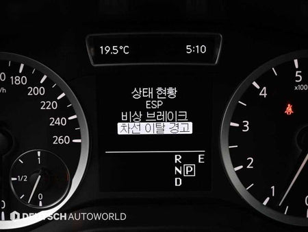 Infiniti Q30 — photo 17
