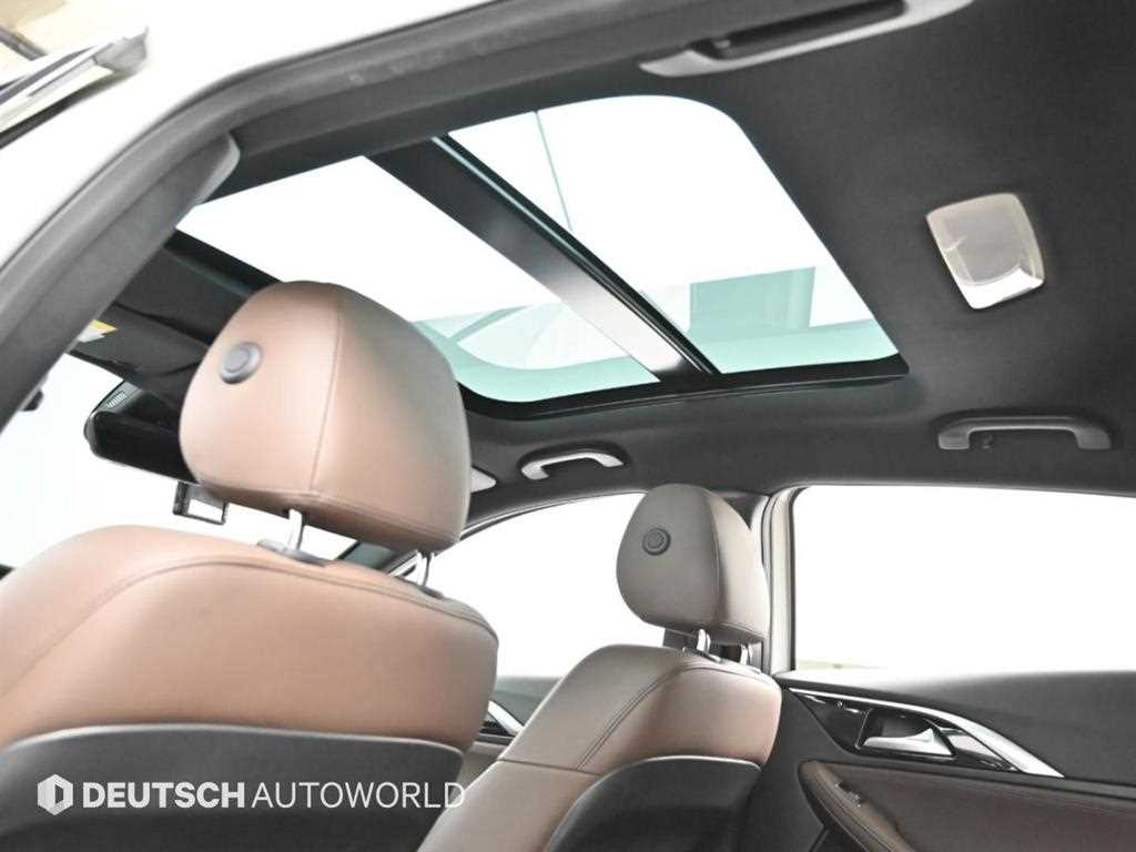 Infiniti Q30 — photo 18
