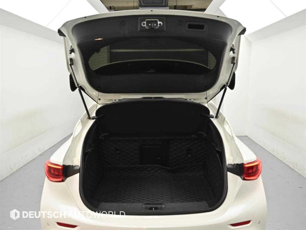 Infiniti Q30 — photo 19