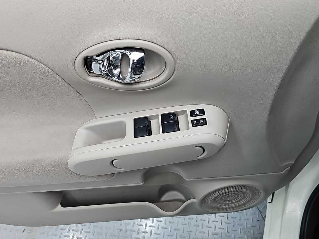 Nissan Cube — photo 14