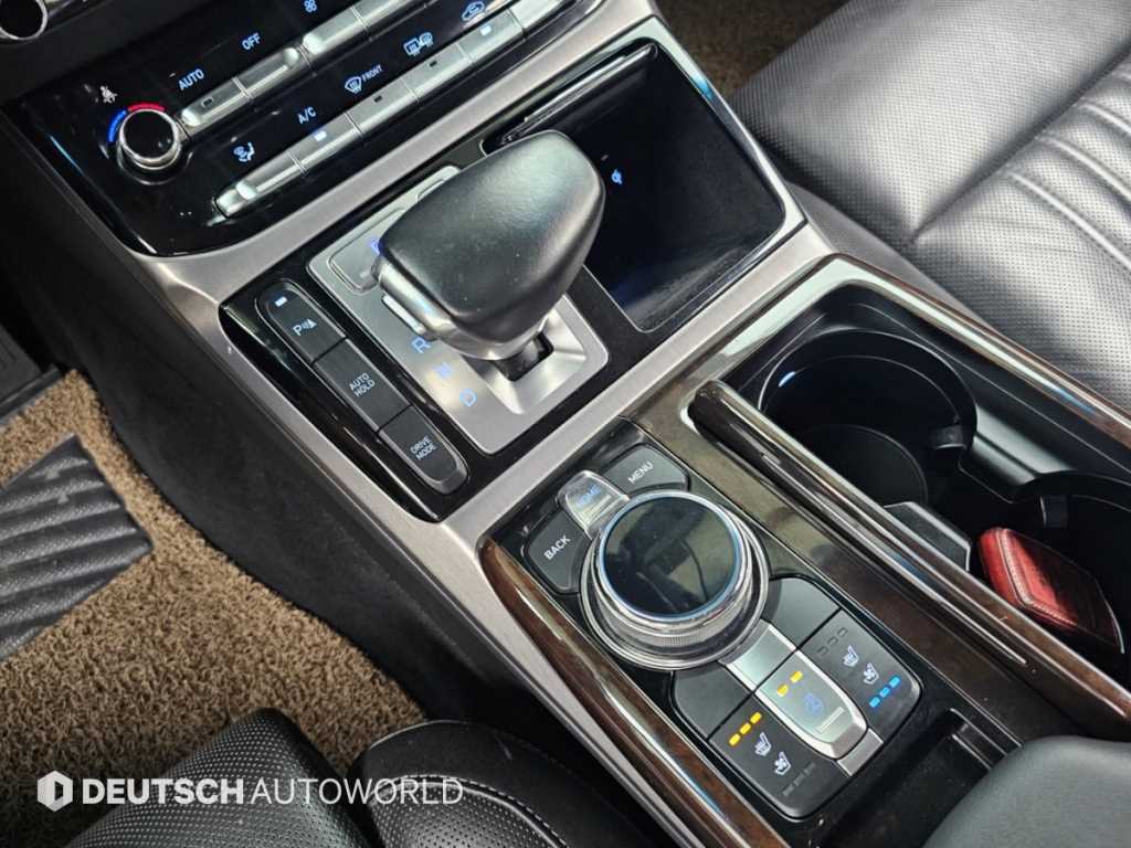 Genesis EQ900 — photo 09