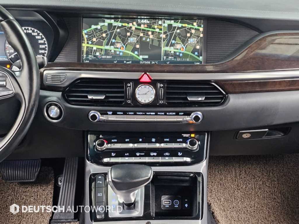 Genesis EQ900 — photo 14