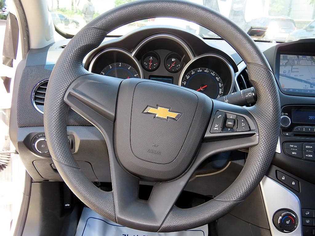 CHEVROLET Cruze — photo 08