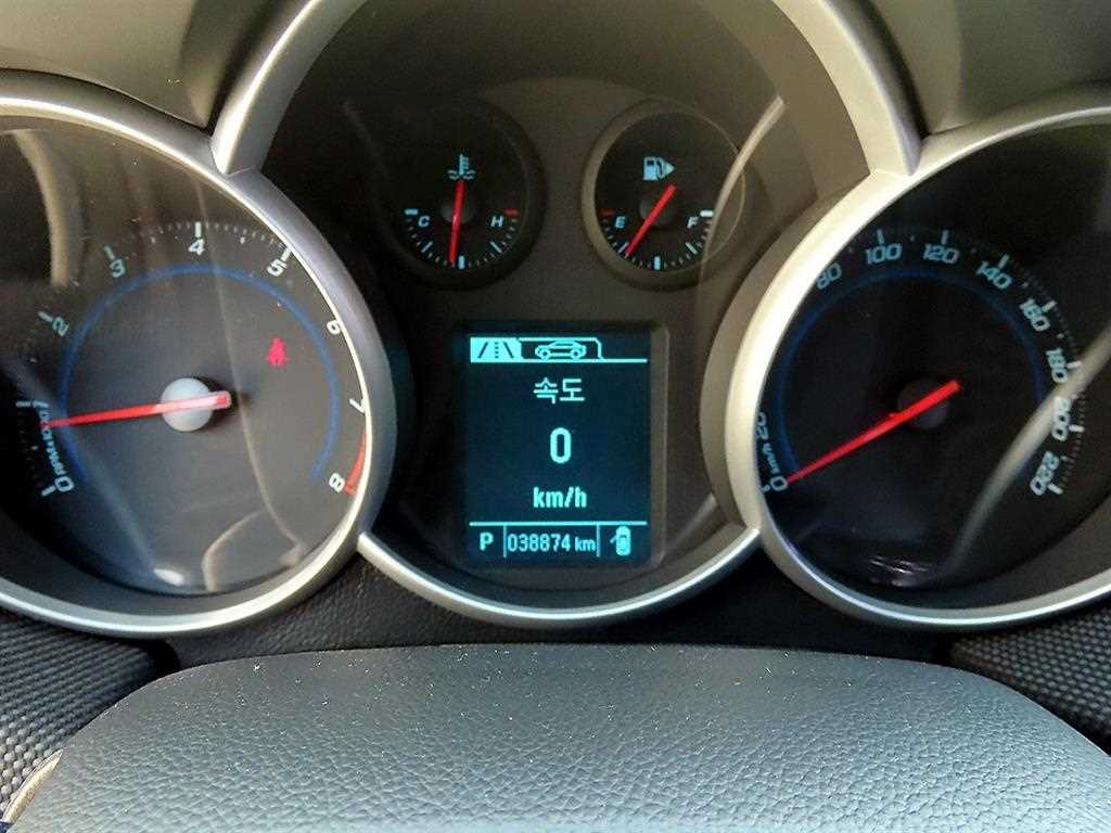 CHEVROLET Cruze — photo 09
