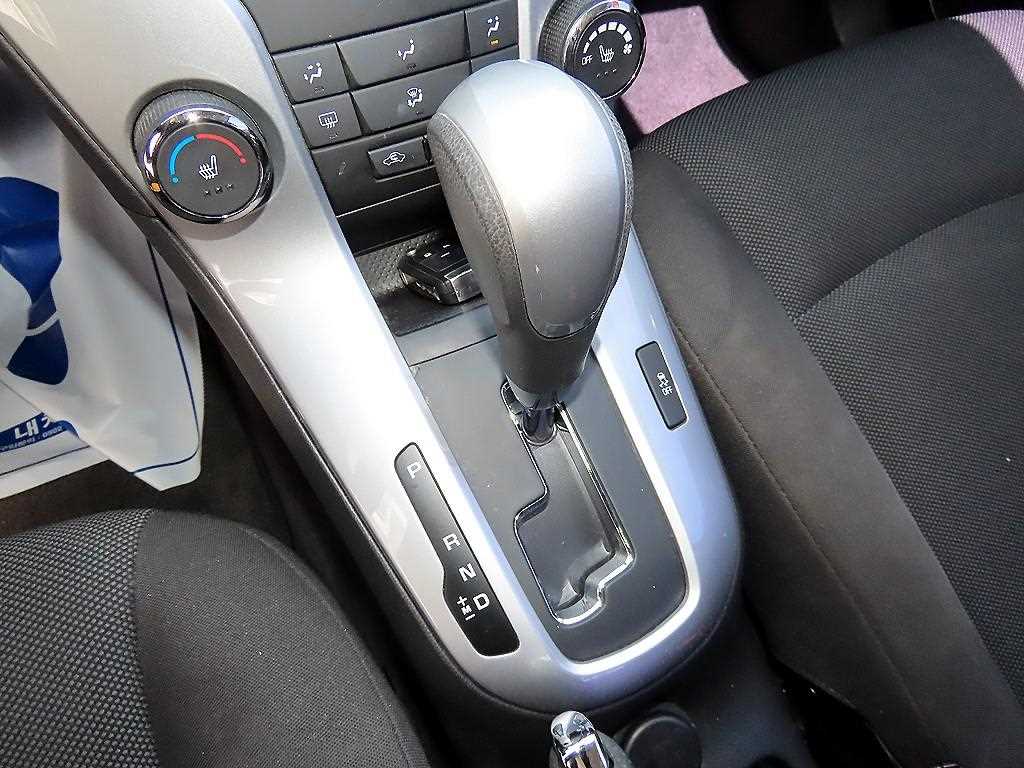 CHEVROLET Cruze — photo 10