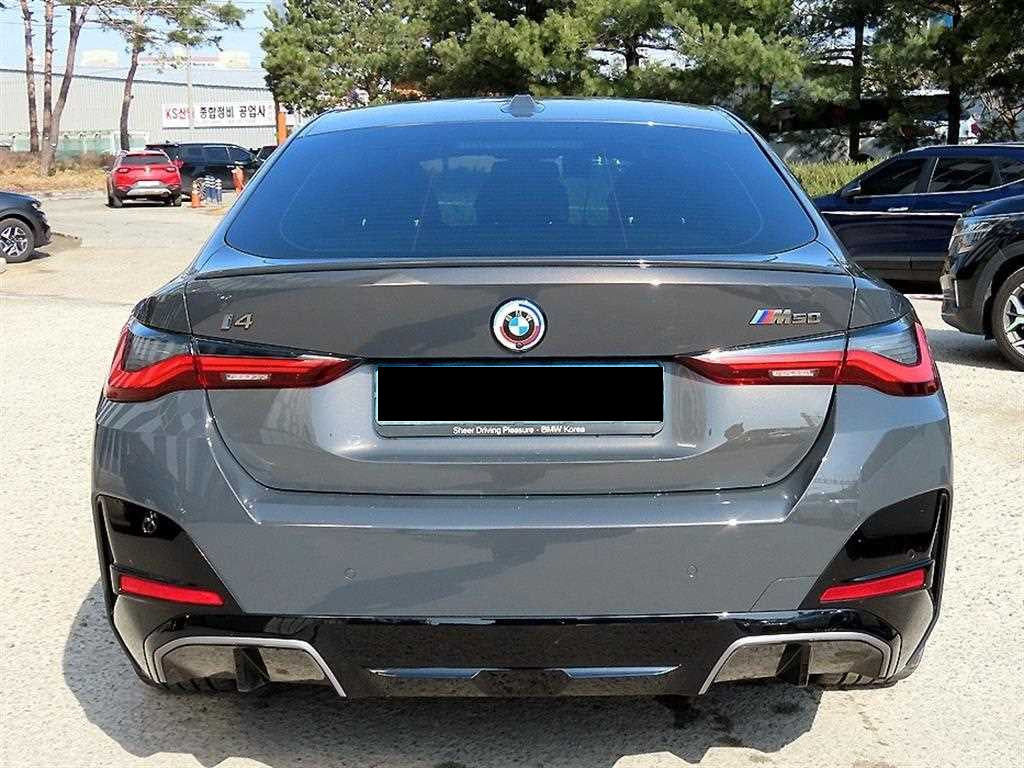 BMW i4 — photo 04