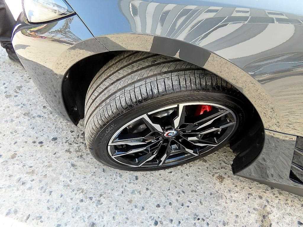 BMW i4 — photo 20