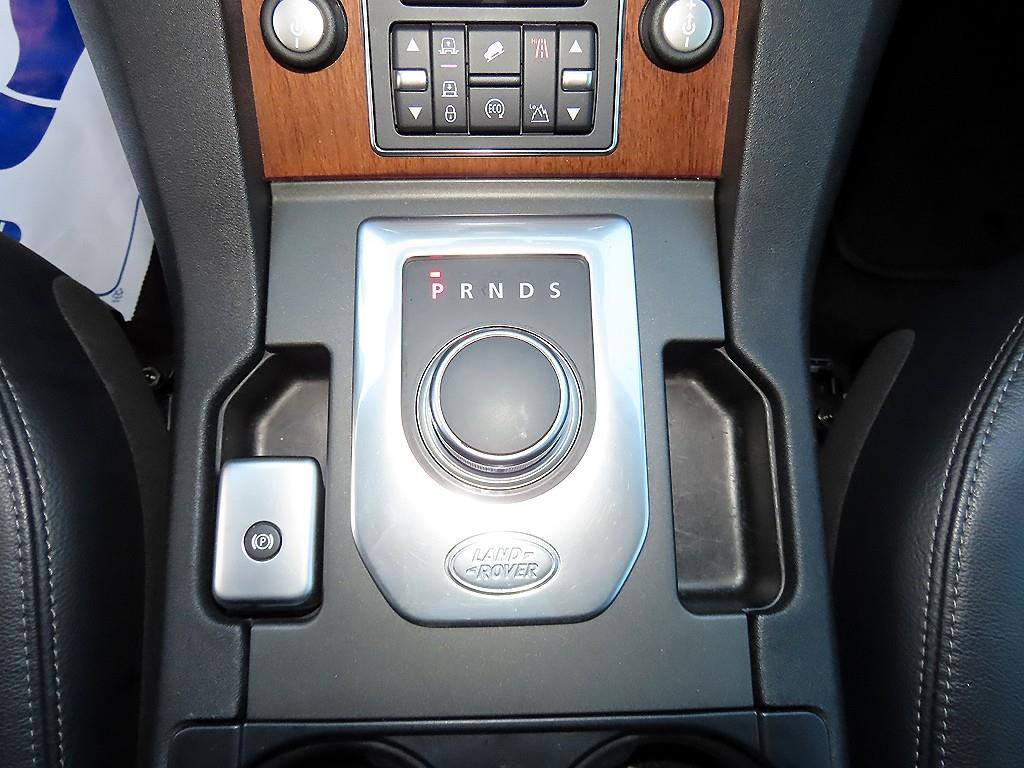 Land Rover Discovery — photo 09