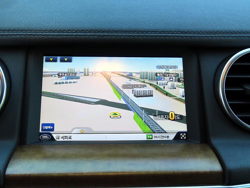 Land Rover Discovery — photo 13