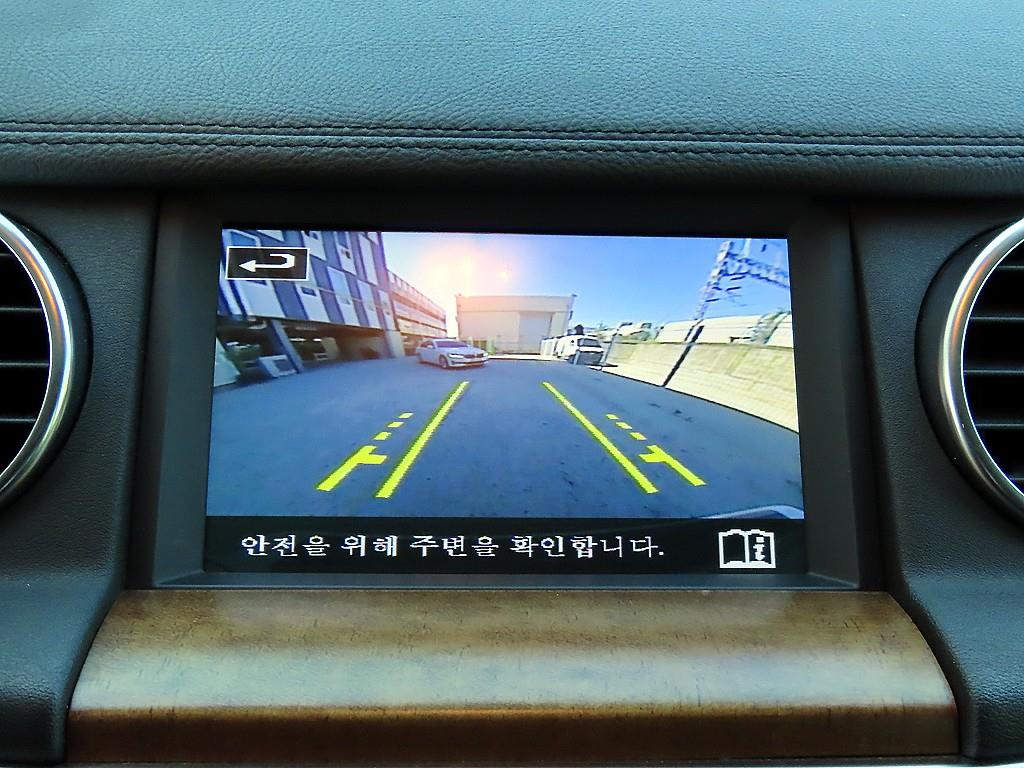 Land Rover Discovery — photo 14