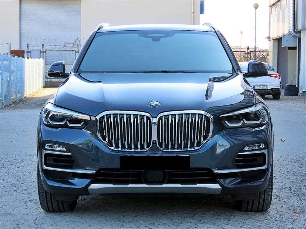 BMW X5 — photo 01