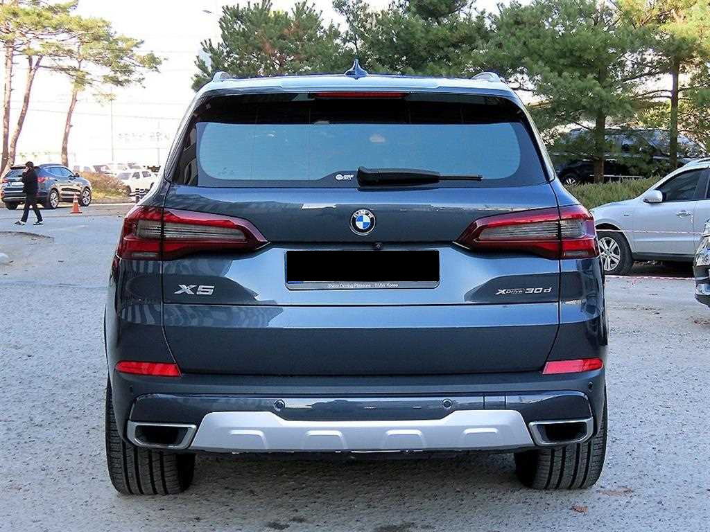 BMW X5 — photo 04