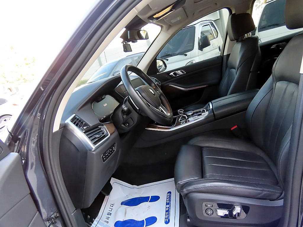 BMW X5 — photo 05