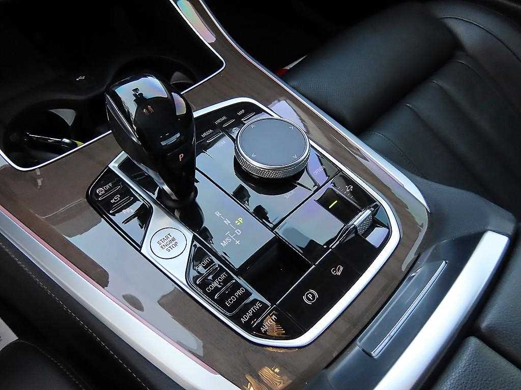BMW X5 — photo 11