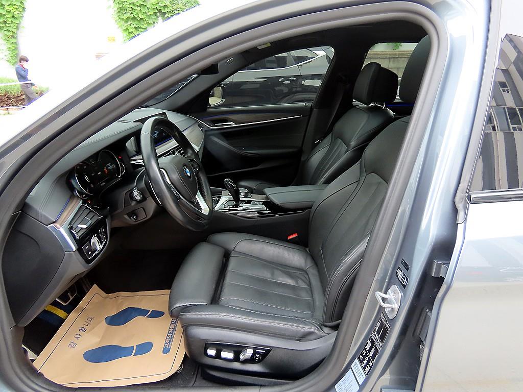 BMW 5-Series — photo 05