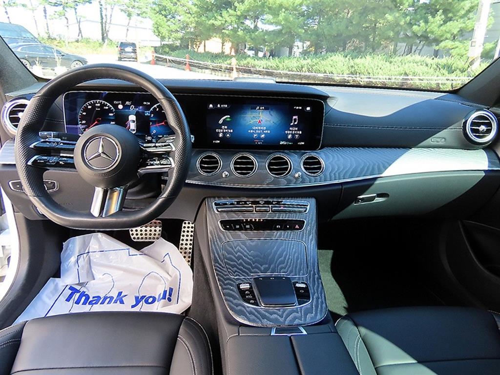 Mercedes-Benz E-Class — photo 07