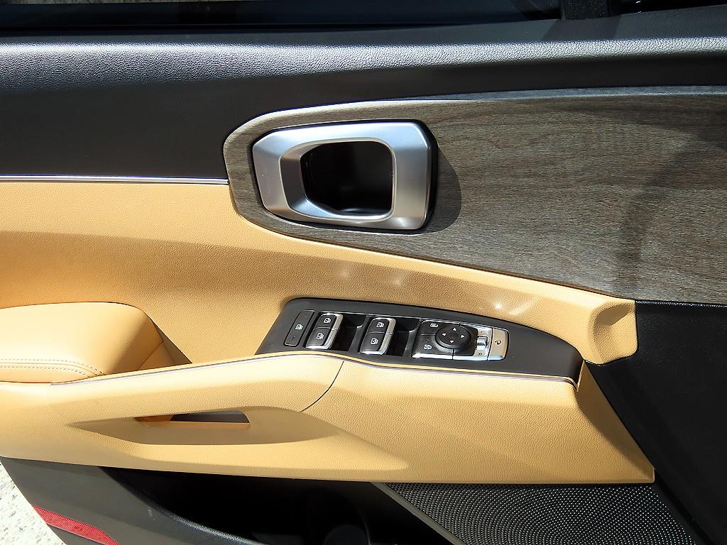 Kia Sorento — photo 11