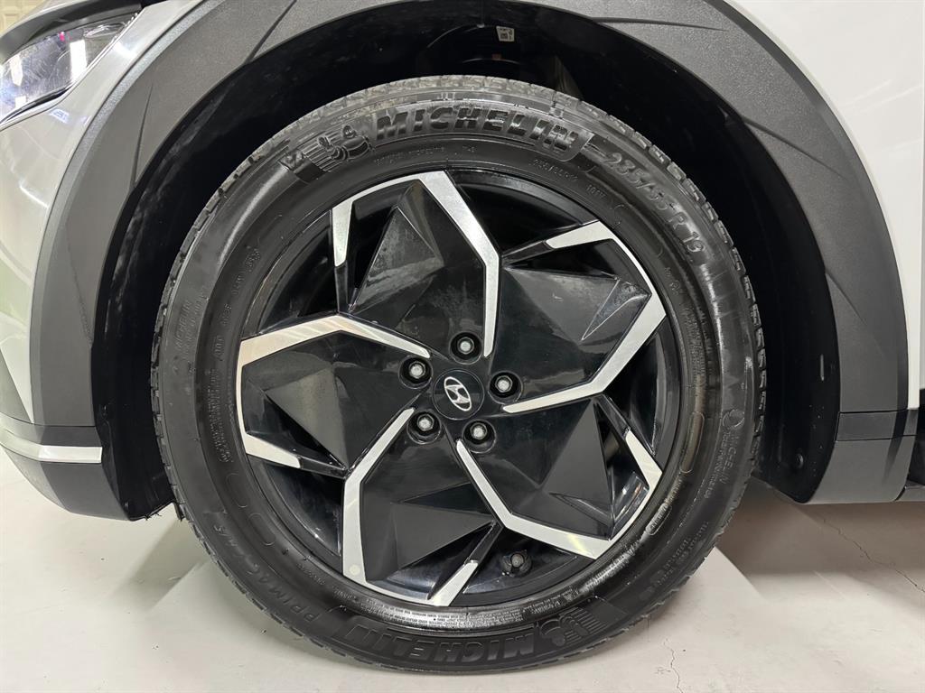 Hyundai Ioniq5 — photo 18