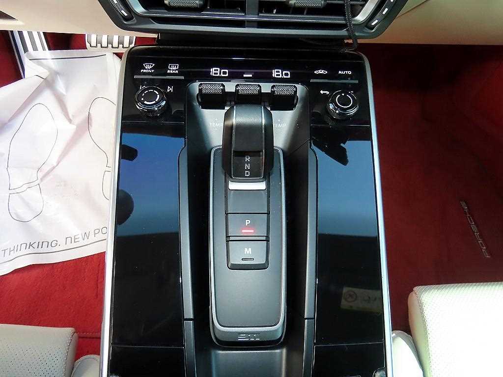 Porsche 911 — photo 10