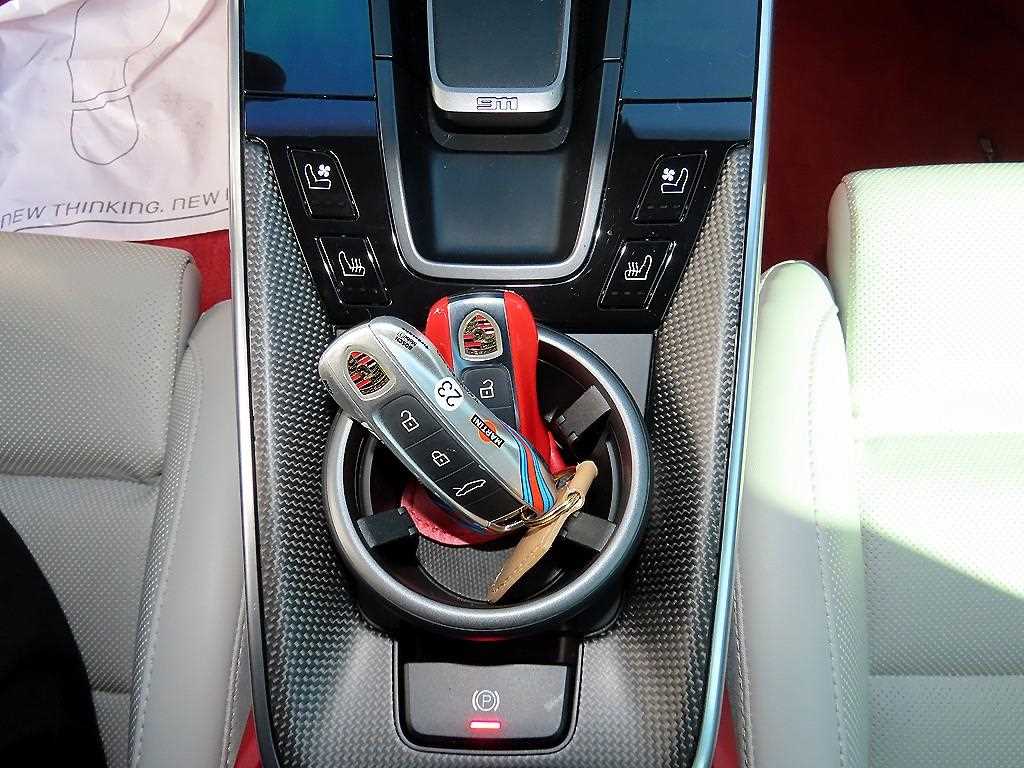 Porsche 911 — photo 15