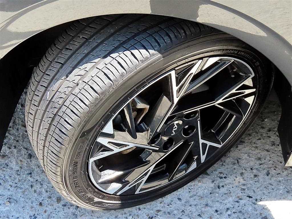 Kia K5 — photo 20