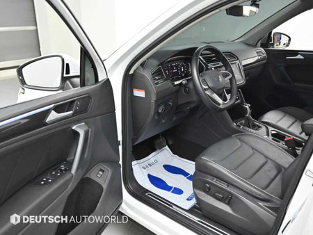 Volkswagen Tiguan — photo 11