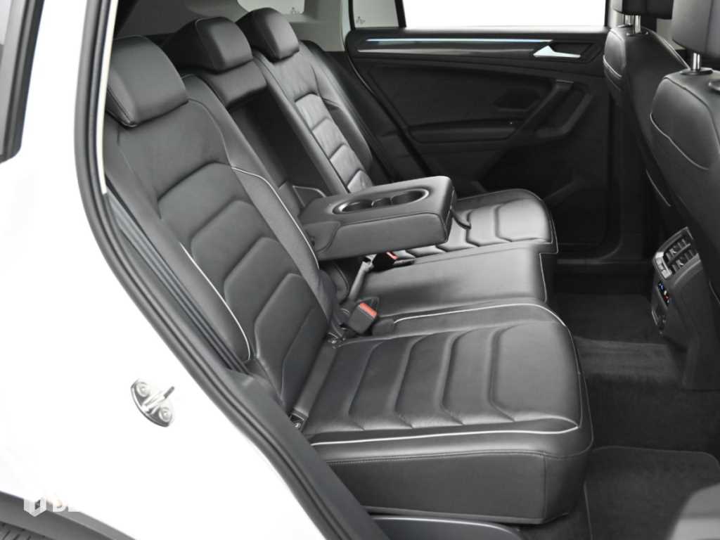 Volkswagen Tiguan — photo 12