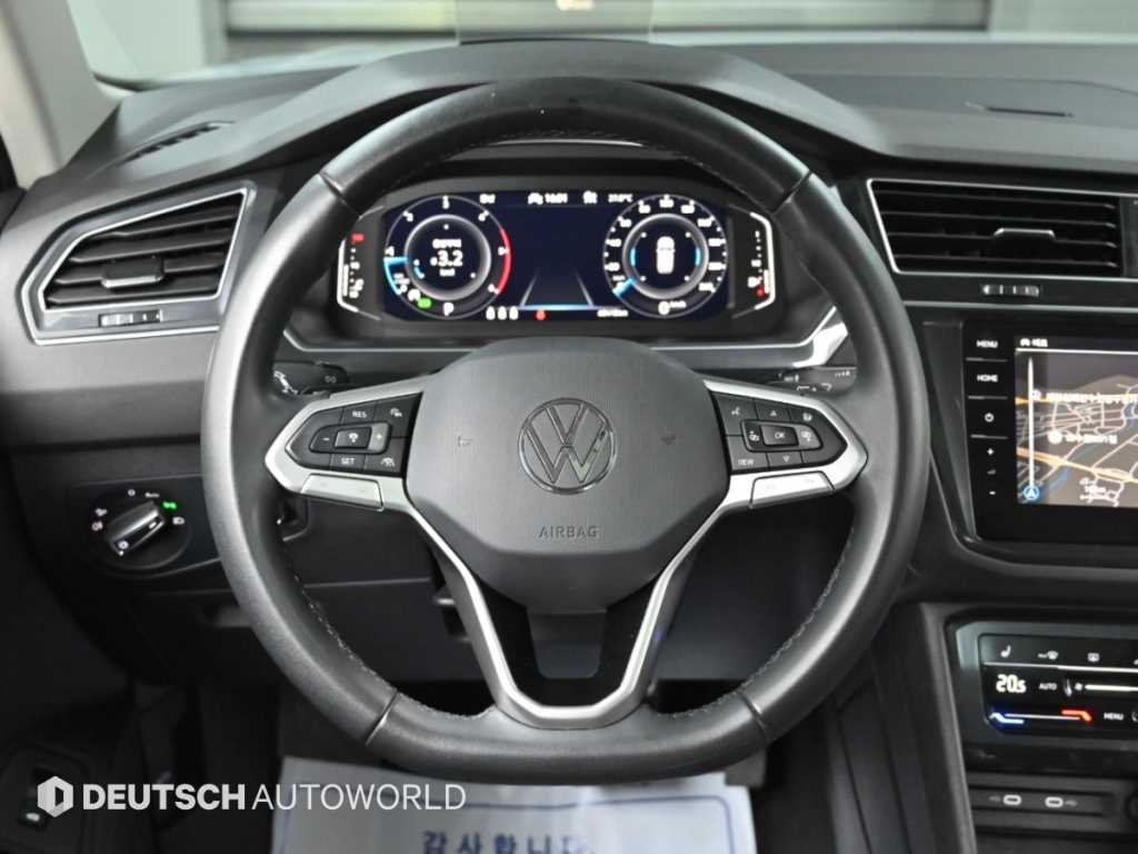 Volkswagen Tiguan — photo 13