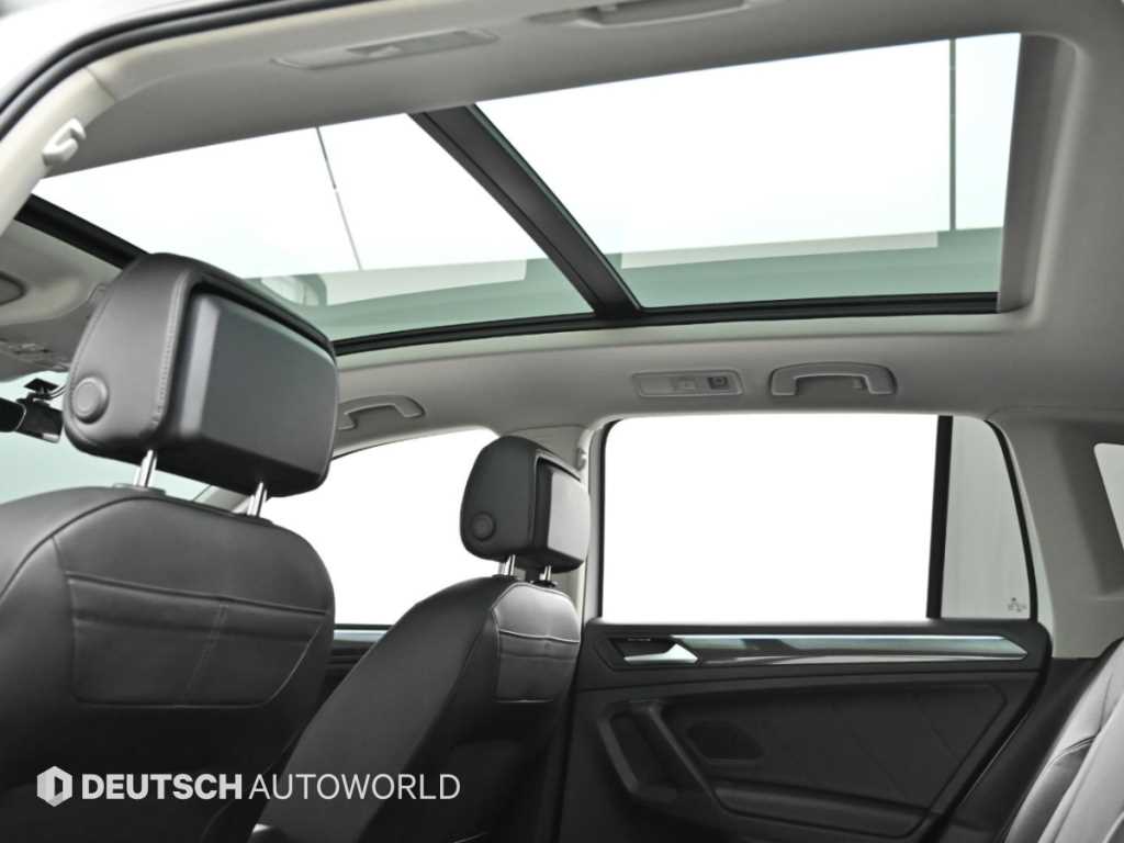 Volkswagen Tiguan — photo 18