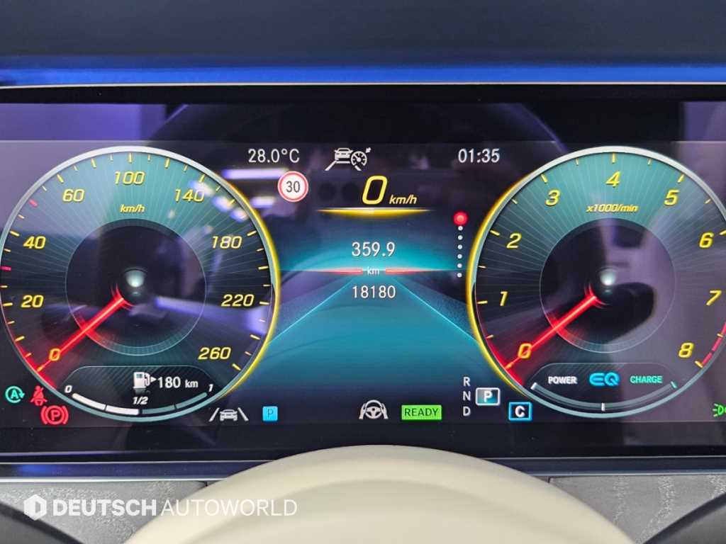 Mercedes-Benz E-Class — photo 08