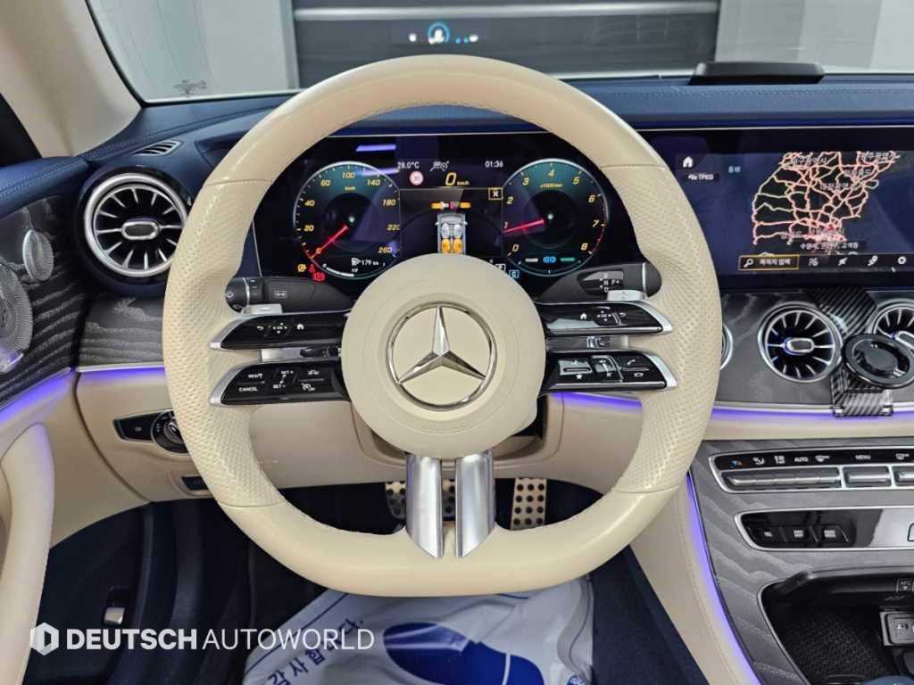 Mercedes-Benz E-Class — photo 13