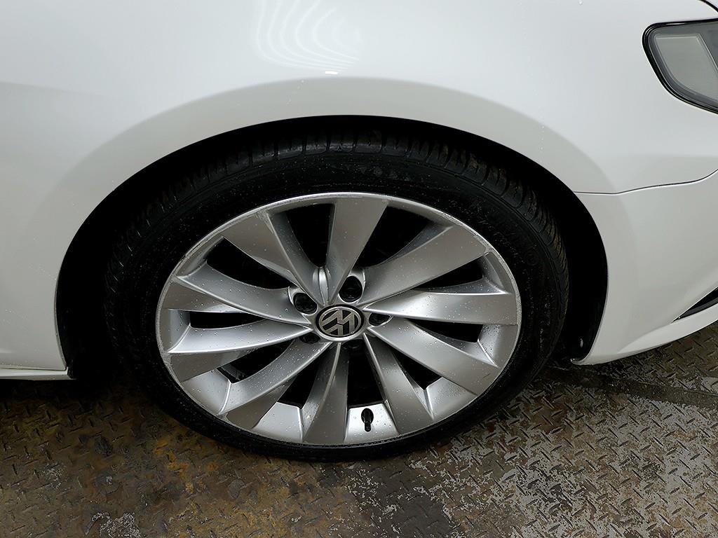 Volkswagen CC — photo 08