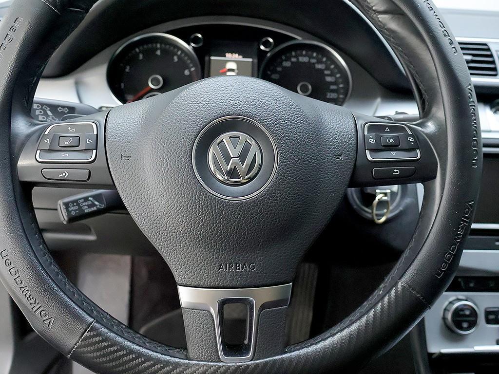 Volkswagen CC — photo 15